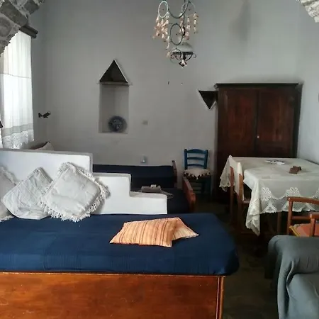 Unique Traditional House Dating From 1700 Kástron