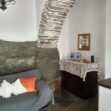 Unique Traditional House Dating From 1700 Kástron